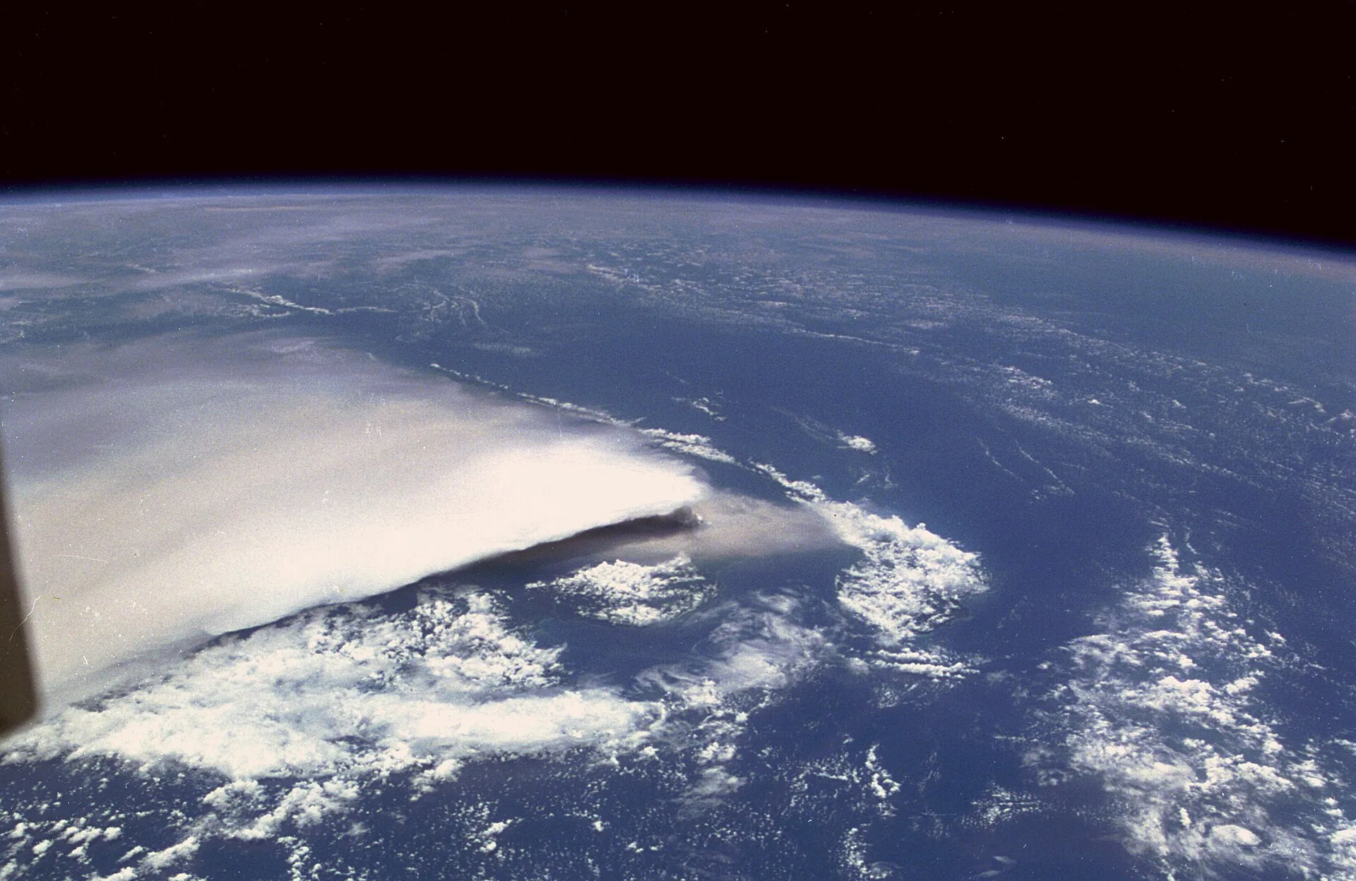 La Nouvelle-Bretagne : l'île des volcans et de Rabaul