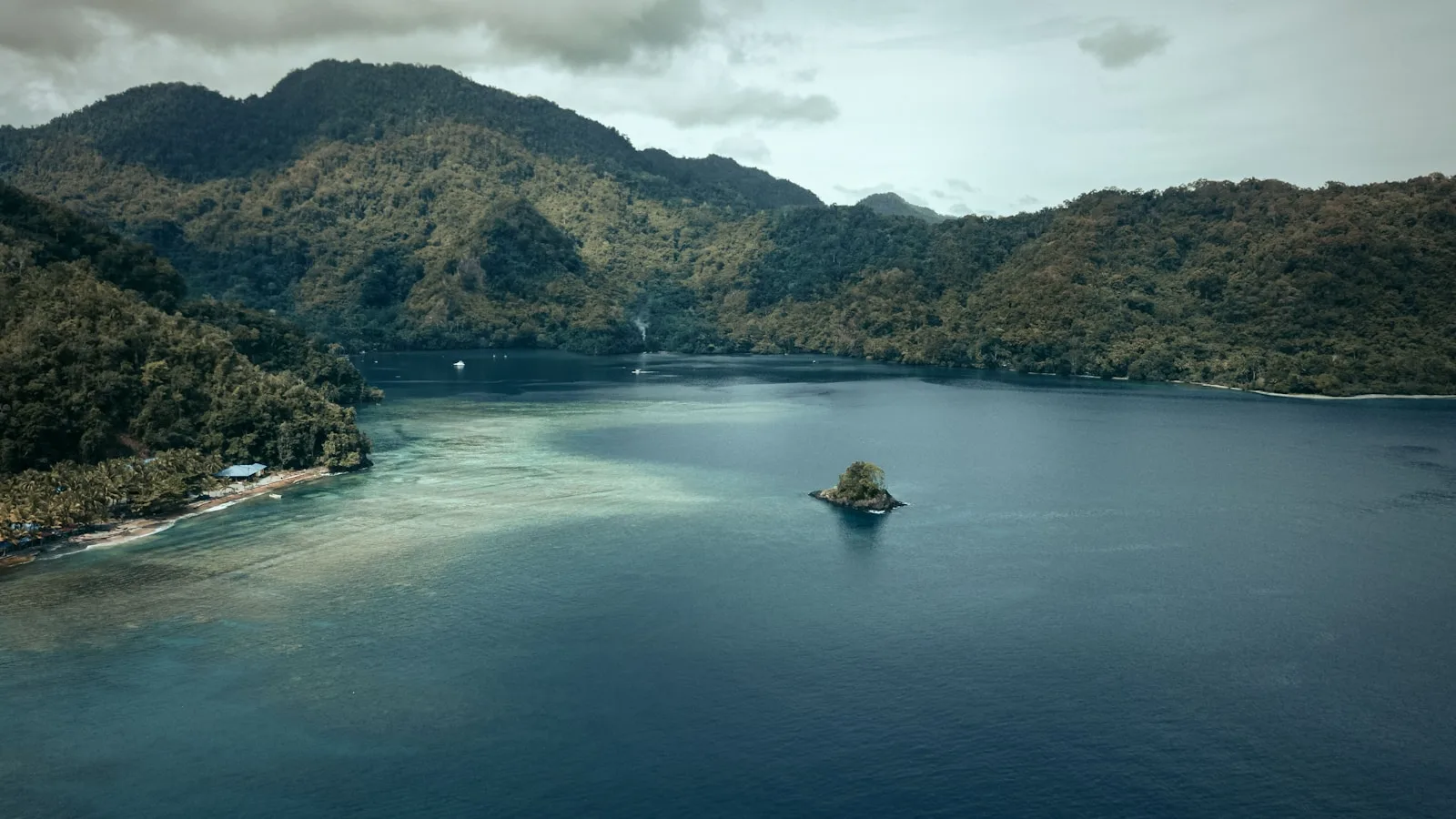 Milne Bay et l'archipel d'Entrecasteaux