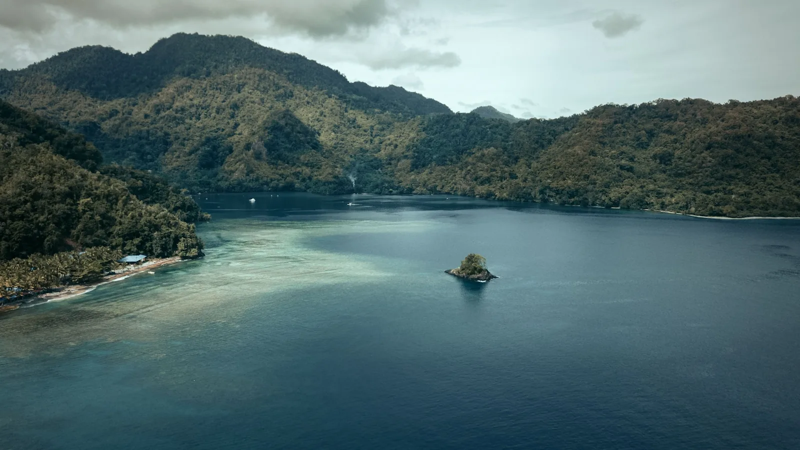 Madang et sa baie : une géographie exceptionnelle